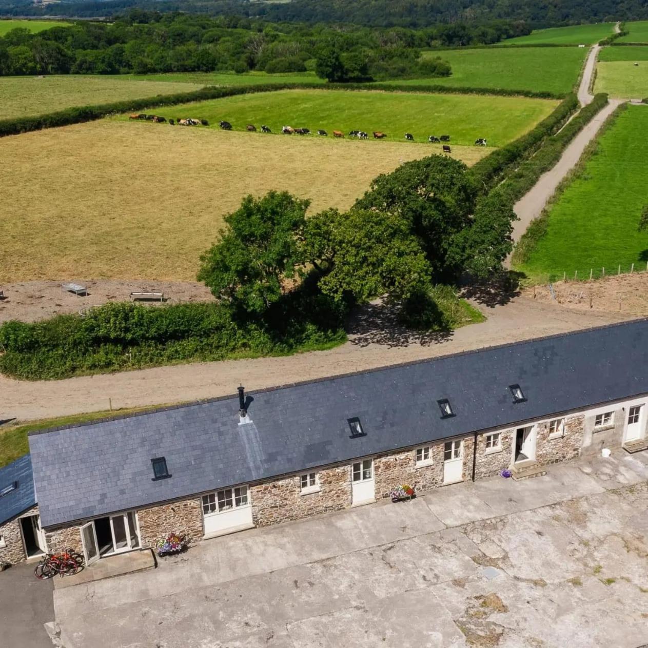 Broomhill Barns Minwear Exteriör bild